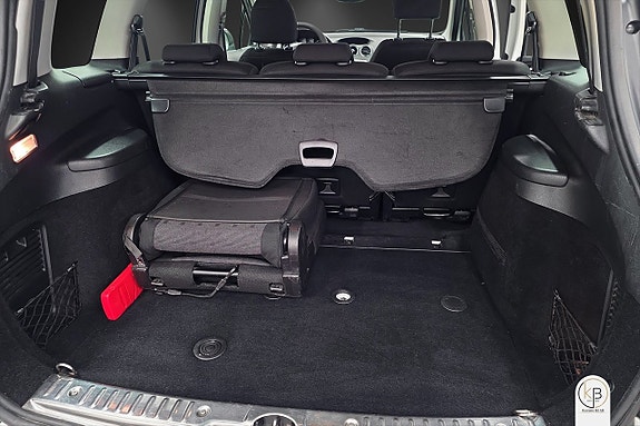 Peugeot 308 SW 10 of 11