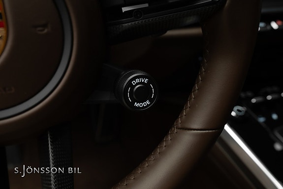 Porsche 911 Carrera S 18 of 23