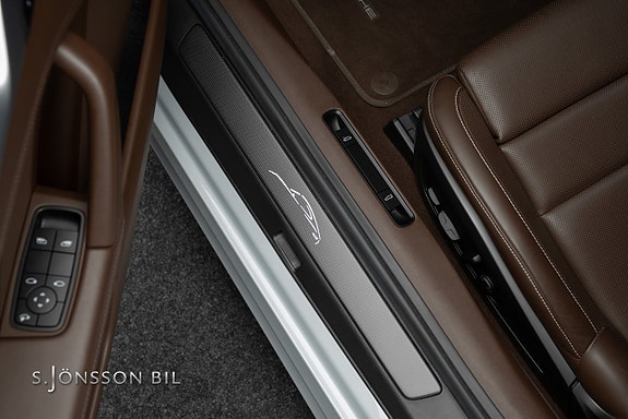 Porsche 911 Carrera S 15 of 23