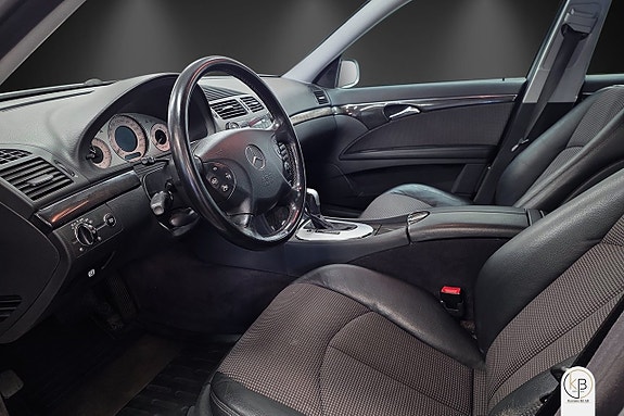 Mercedes-Benz E220 7 of 11