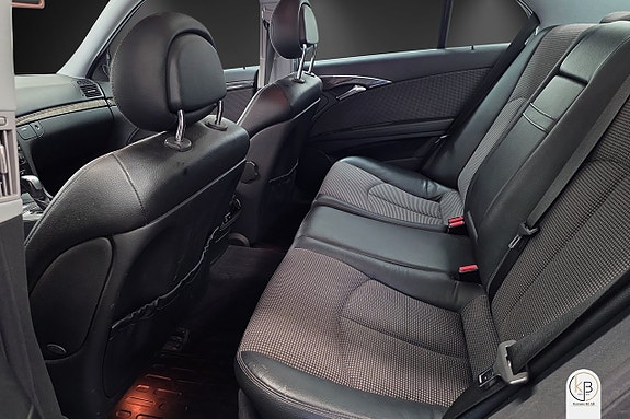 Mercedes-Benz E220 8 of 11