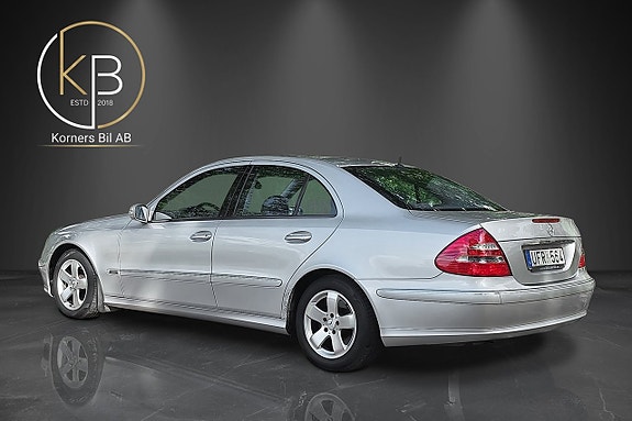 Mercedes-Benz E220 4 of 11