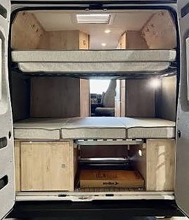 Clever Husbil uthyres - Plåtis / Campervan, fyra bäddar 12 of 12