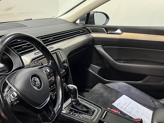 Volkswagen Passat 9 of 13