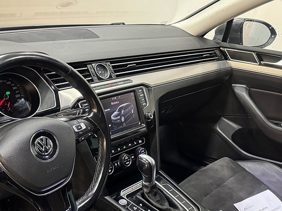 Volkswagen Passat 8 of 13