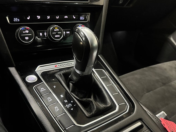 Volkswagen Passat 11 of 13