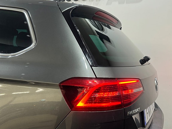 Volkswagen Passat 5 of 13