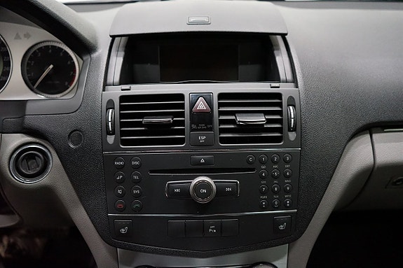 Mercedes-Benz C280 11 of 11