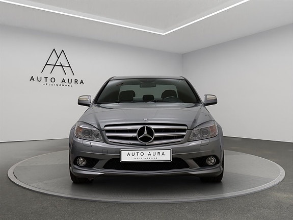 Mercedes-Benz C280 2 of 11