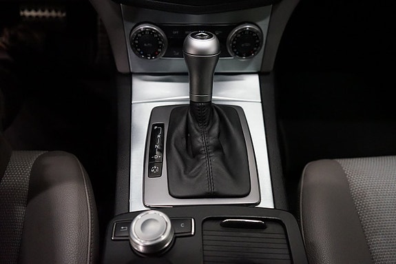 Mercedes-Benz C280 10 of 11