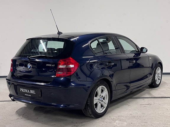 BMW 118d 4 of 17