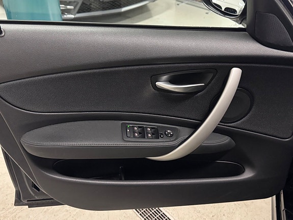 BMW 118d 7 of 17