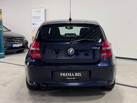 BMW 118d 5 of 17