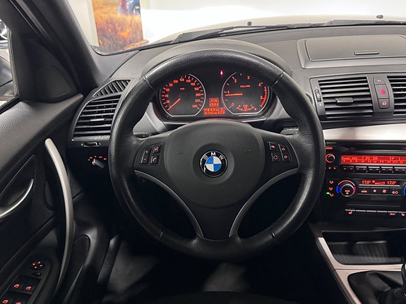 BMW 118d 11 of 17