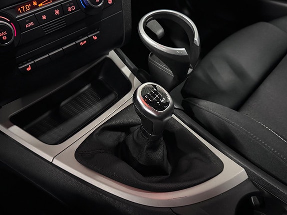 BMW 118d 14 of 17