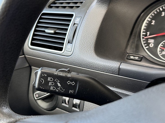 Volkswagen Touran 19 of 24
