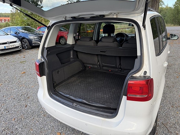 Volkswagen Touran 16 of 24