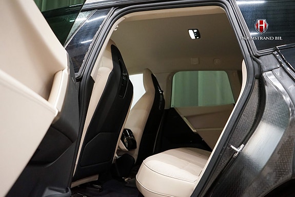 BMW iX 11 of 25