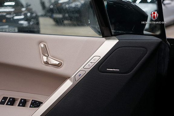 BMW iX 21 of 25