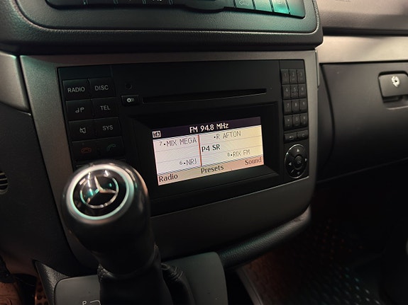 Mercedes-Benz Viano 18 of 18