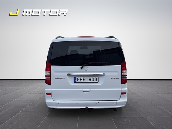 Mercedes-Benz Viano 4 of 18
