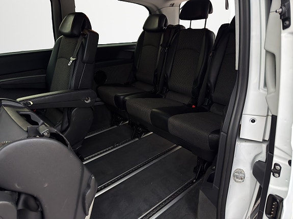 Mercedes-Benz Viano 14 of 18