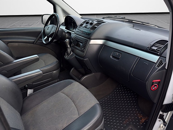 Mercedes-Benz Viano 11 of 18