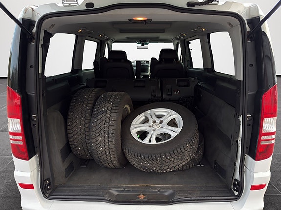 Mercedes-Benz Viano 17 of 18