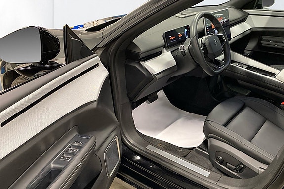 Polestar 4 6 of 12