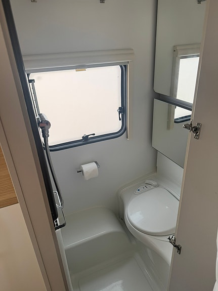 Adria Adora 613 ul 6 of 9
