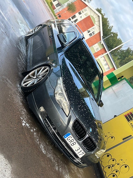 BMW 520d 2 of 10