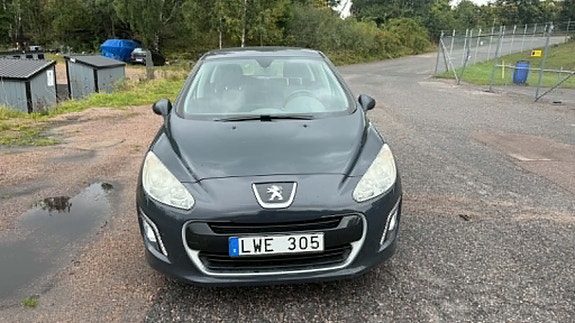 Peugeot 308 2 of 7