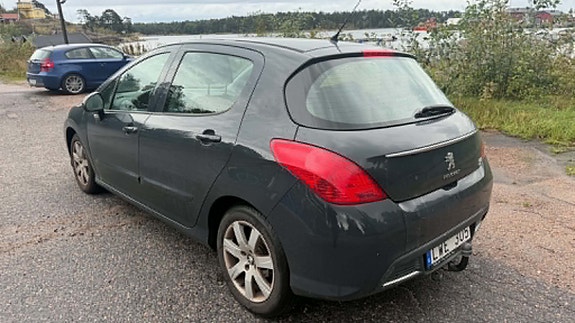 Peugeot 308 4 of 7