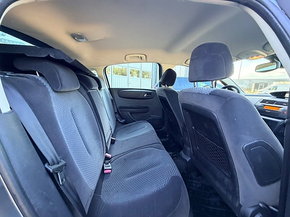 Citroen C4 7 of 9