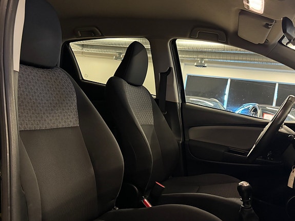 Toyota Yaris 20 of 24