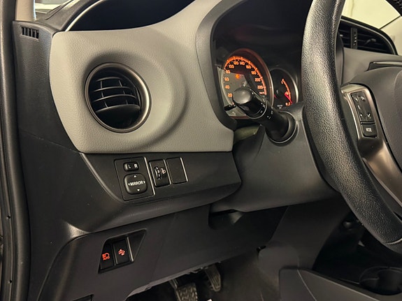 Toyota Yaris 16 of 24