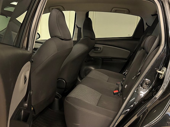 Toyota Yaris 18 of 24