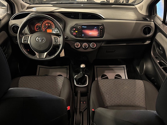 Toyota Yaris 21 of 24