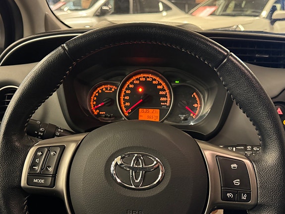 Toyota Yaris 24 of 24