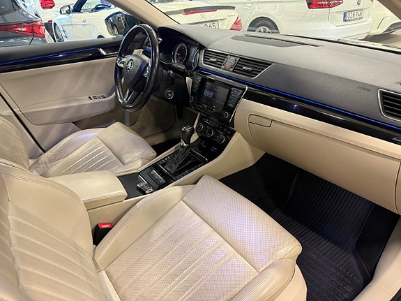Skoda Superb 16 of 25