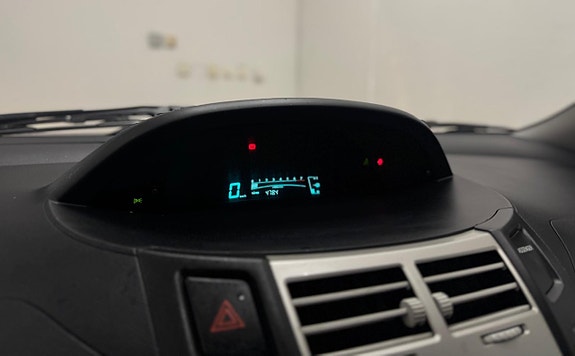 Toyota Yaris 10 of 16
