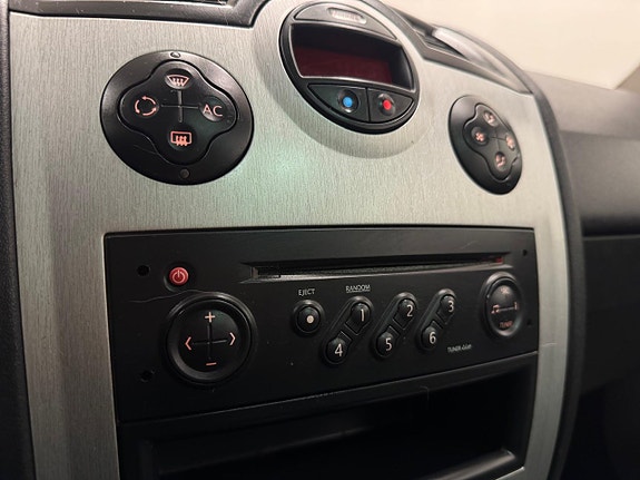 Renault Megane 15 of 22