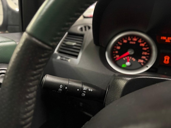 Renault Megane 16 of 22