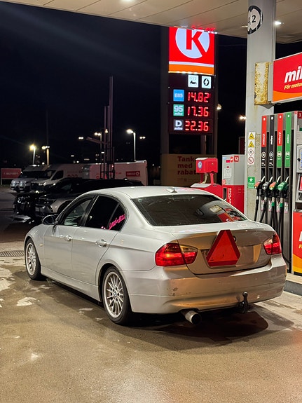 BMW 325i 4 of 10