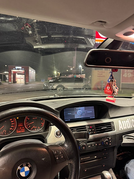 BMW 325i 10 of 10