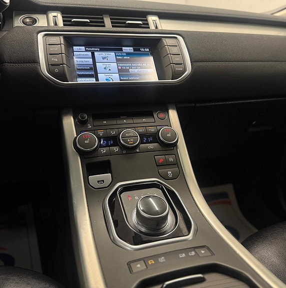Land Rover Range Rover Evoque 13 of 30