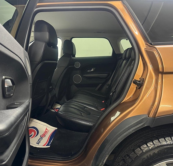 Land Rover Range Rover Evoque 28 of 30