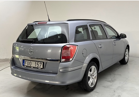 Opel Astra 2 of 5