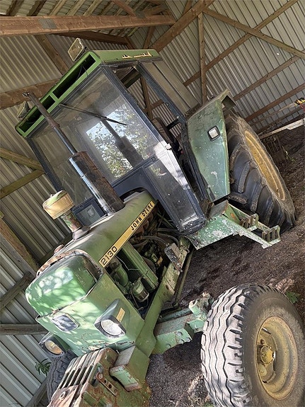 John Deere 2130
