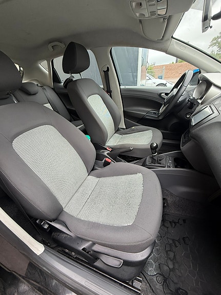Seat Ibiza 3 of 5
